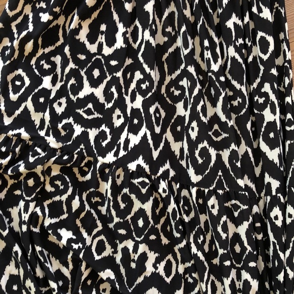 Never worn Black and White maxi dress - Picture 4 of 6